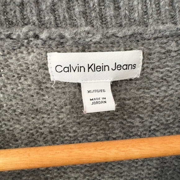 Calvin Klein women’s XL knit sweater grey big logo lightweight pullover - Picture 4 of 9